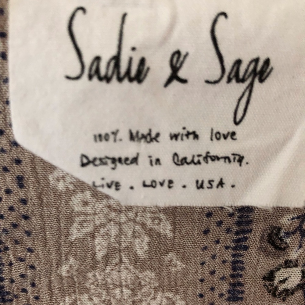 Sadie & Sage print top - Picture 2 of 4